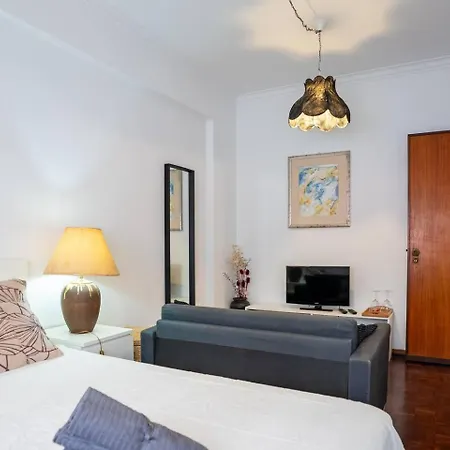 1br1 In Moscavide, Metro Close Lisbona