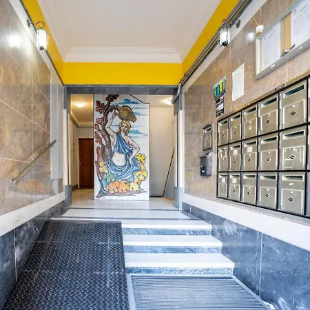 アパート 1br1 In Moscavide, Metro Close *